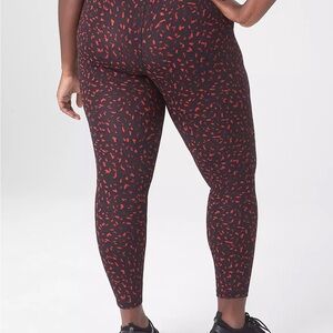 Brand New Lane Bryant plus size red+black LIVI leggins size 26/28